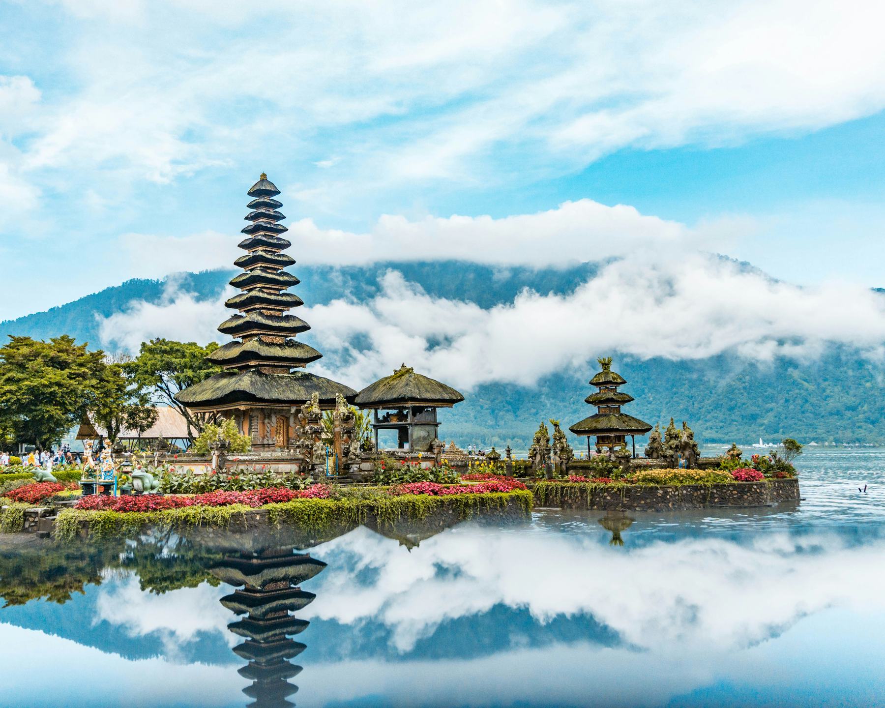 Pura Ulun Danu Beratan lake temple, Bali